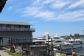 Boothbay Harbor Inn
