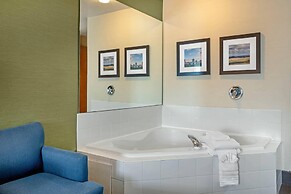 Comfort Inn & Suites Salem Northeast