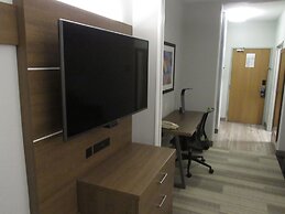 Holiday Inn Express & Suites South - Lincoln by IHG