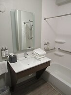 Holiday Inn Express & Suites South - Lincoln by IHG