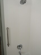 Holiday Inn Express & Suites South - Lincoln by IHG