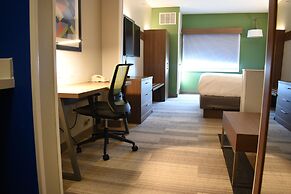Holiday Inn Express & Suites South - Lincoln by IHG
