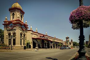 Courtyard by Marriott Kansas City Country Club Plaza