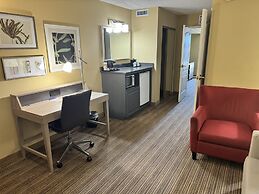 Comfort Inn & Suites St. Paul Northeast