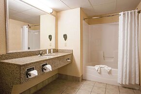 Comfort Inn & Suites St. Paul Northeast