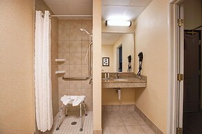 Comfort Inn & Suites St. Paul Northeast