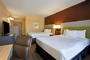 Comfort Inn & Suites St. Paul Northeast