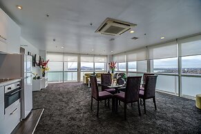 The Quadrant Hotel & Suites