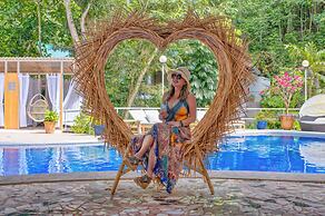 ECOTICA Boutique Hotel