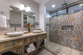 ECOTICA Boutique Hotel