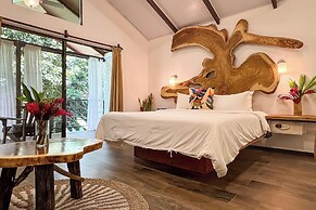 ECOTICA Boutique Hotel