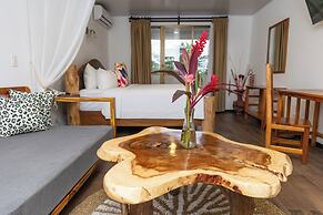 ECOTICA Boutique Hotel