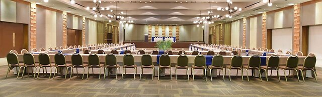 Radisson Blu Dhaka Water Garden