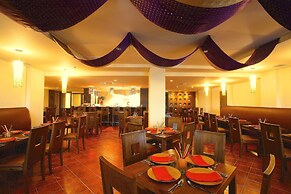 Radisson Blu Dhaka Water Garden