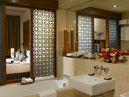 Radisson Blu Dhaka Water Garden