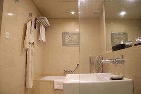 Radisson Blu Dhaka Water Garden