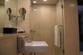 Radisson Blu Dhaka Water Garden