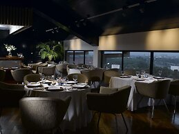 Radisson Blu Dhaka Water Garden