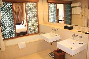 Radisson Blu Dhaka Water Garden