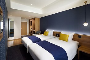 The B Akasaka-Mitsuke