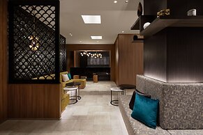 The B Akasaka-Mitsuke