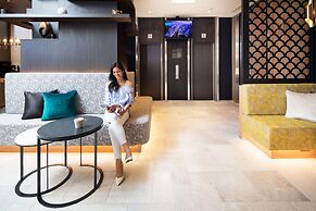 The B Akasaka-Mitsuke