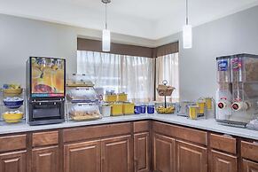 Days Inn by Wyndham Elmsford / White Plains