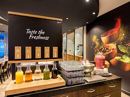 Mövenpick Hotel Amsterdam City Centre