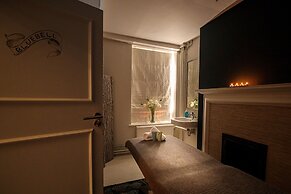 Barnett Hill - Luxury Hotel