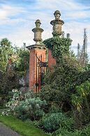 Barnett Hill - Luxury Hotel