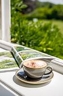 Barnett Hill - Luxury Hotel