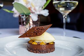Barnett Hill - Luxury Hotel