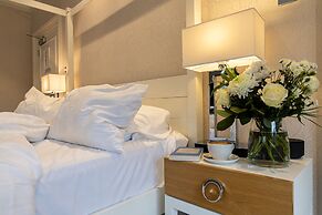 Barnett Hill - Luxury Hotel