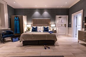 Barnett Hill - Luxury Hotel