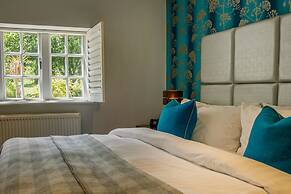 Barnett Hill - Luxury Hotel