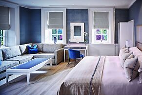 Barnett Hill - Luxury Hotel