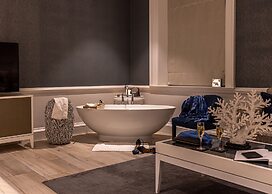 Barnett Hill - Luxury Hotel