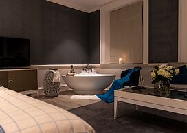 Barnett Hill - Luxury Hotel