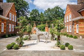 Barnett Hill - Luxury Hotel