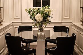 Barnett Hill - Luxury Hotel