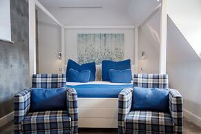 Barnett Hill - Luxury Hotel