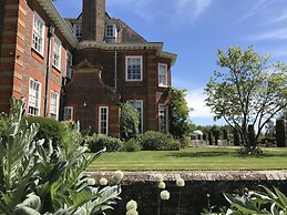 Barnett Hill - Luxury Hotel