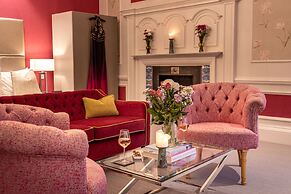 Barnett Hill - Luxury Hotel