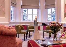 Barnett Hill - Luxury Hotel
