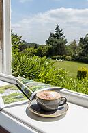 Barnett Hill - Luxury Hotel