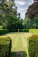 Barnett Hill - Luxury Hotel