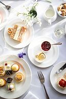 Barnett Hill - Luxury Hotel