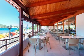 Fergus Club Carema Splash