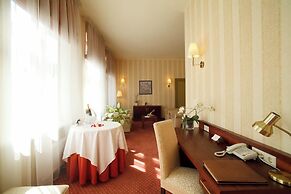 Monika Centrum Hotels