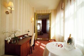 Monika Centrum Hotels